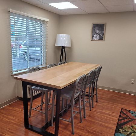 Woodspring Suites Louisville Clarksville Екстер'єр фото