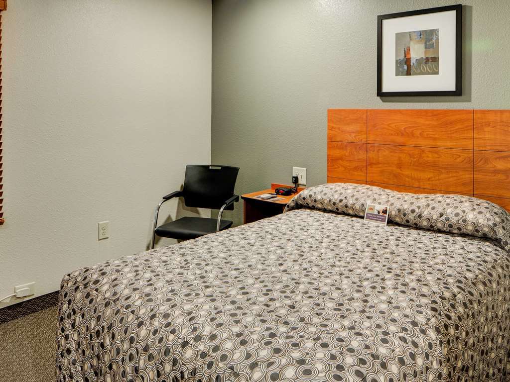 Woodspring Suites Louisville Clarksville Номер фото